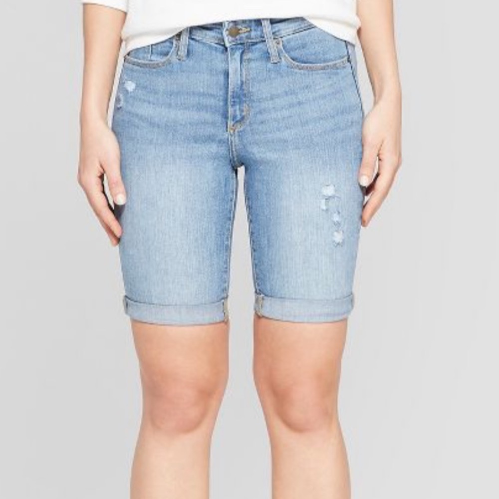 Women’s High-Rise Bermuda jean shorts- light wash